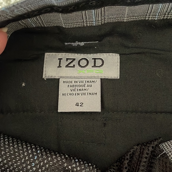 Men’s Izod golf shorts. Grey plaid with light blue stripe. New condition. - Picture 3 of 6
